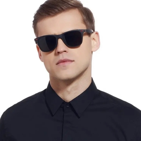 Polarized Sunglasses - Picture 4 of 5